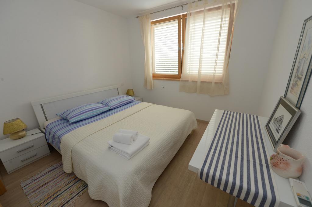 Apartment Mara Petrčane Szoba fotó