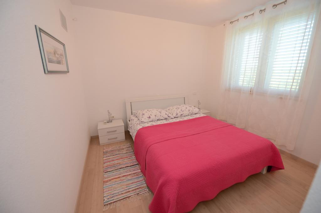 Apartment Mara Petrčane Szoba fotó